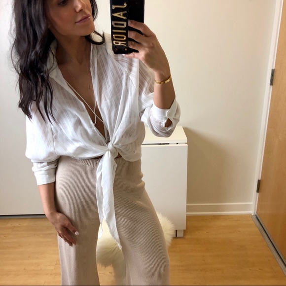 Last ☝🏼• TIE ME UP “White” Relaxed LS Blouse - Picture 6 of 8